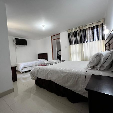 Hostal Santa Rosa Caraz Extérieur photo