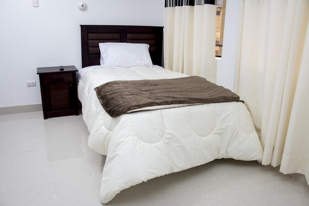 Hostal Santa Rosa Caraz Chambre photo
